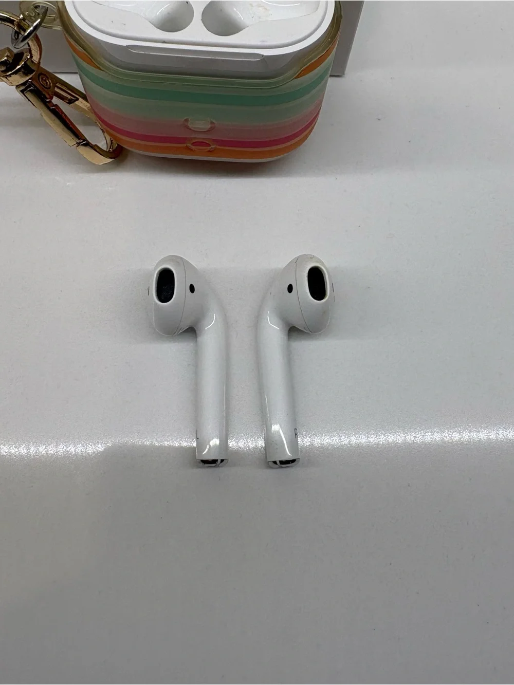 Apple wireless airpods